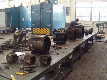 感應(yīng)電機(jī)起動(dòng)過(guò)程機(jī)電磁暫態(tài)特性分析